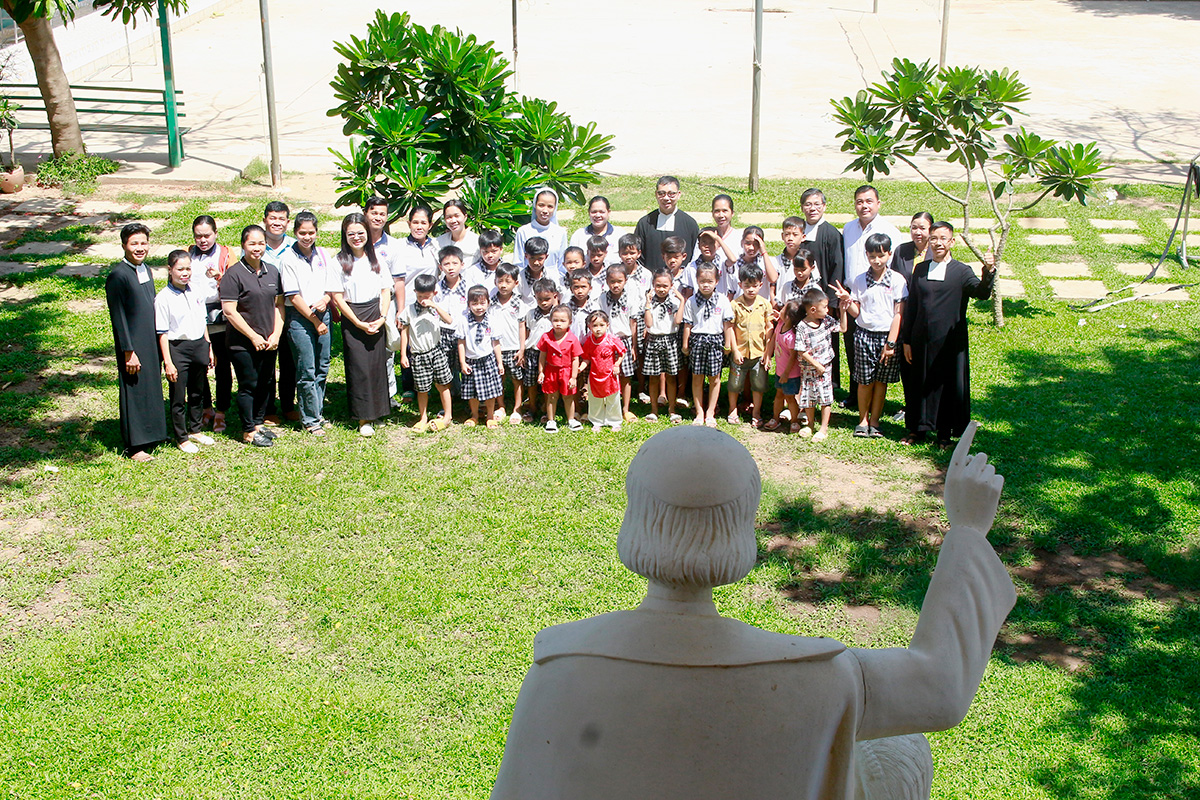 (Campuchia) Cộng đoàn La San Đức Tin - thánh lễ mừng kình thánh Gioan La San Quan Thầy Các Nhà Giáo Dục