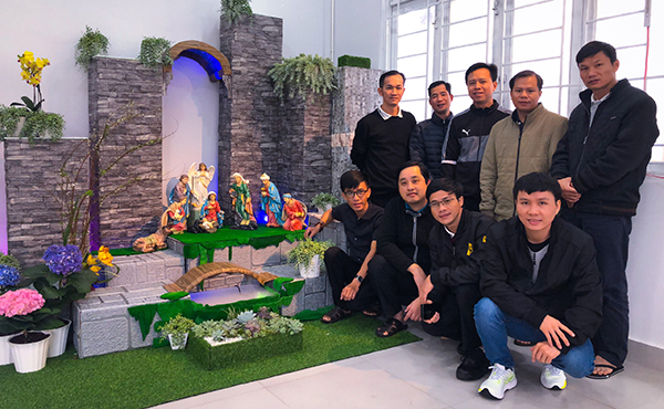 Các Sư Huynh khấn tạm tham gia khoá đồng hành tại La San Đà Lạt