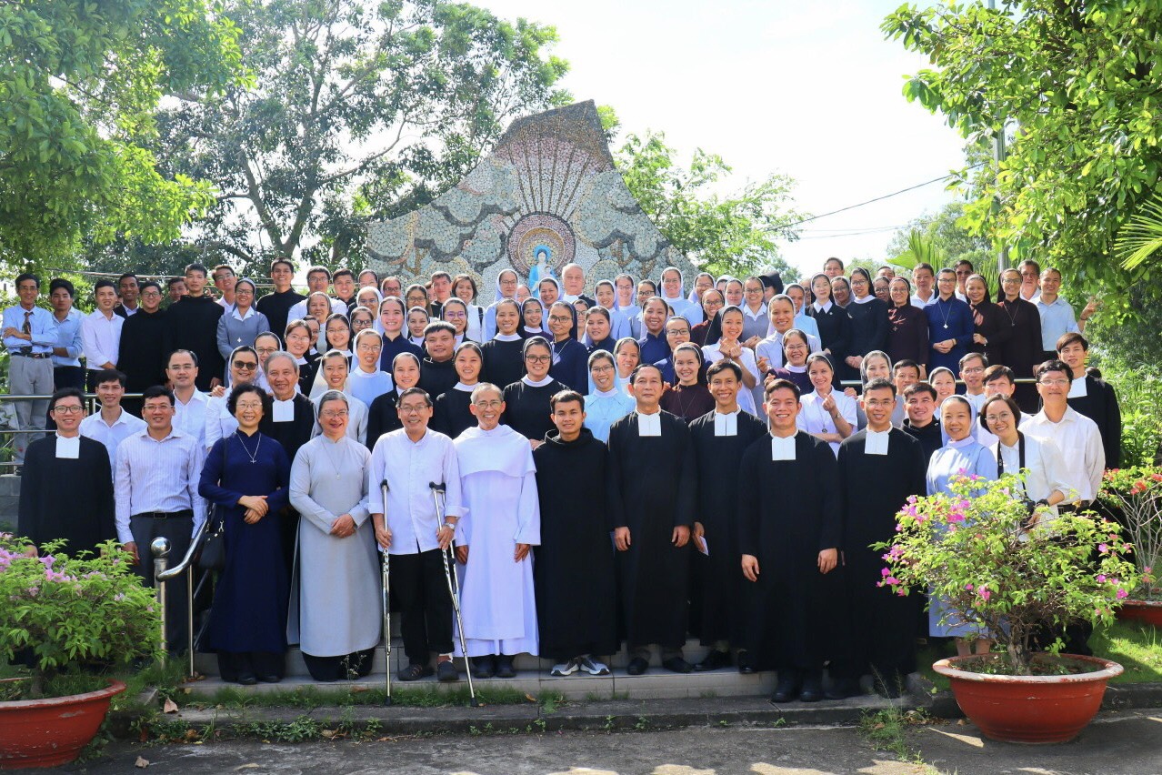 LỄ TRI ÂN THẦY CÔ TẠI HỌC VIỆN THẦN HỌC LA SAN