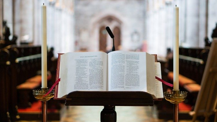 Hướng dẫn của Bộ Phụng tự cử hành ngày Chúa Nhật Lời Chúa