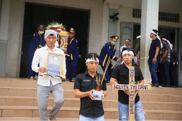 THÁNH LỄ AN TÁNG BÀ CỐ MARIA NGUYỄN THỊ DÂNG - THÂN MẪU SƯ HUYNH ĐA MINH NGUYỄN HỮU LỘC